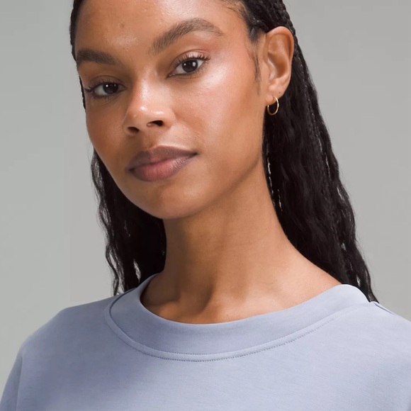 Lululemon - Softstreme Perfectly Oversized Cropped Crew - Blue Willow - Picture 4 of 6